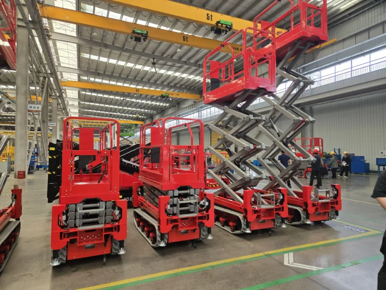 Application Guide: How AWPs, Forklifts and Mini Excavators Improve Jobsite Efficiency